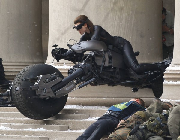 Multiple First Images of Anne Hathaway as Catwoman